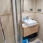 Cosy And Modern In דירה *