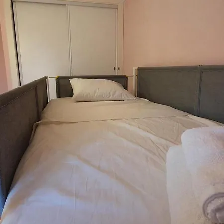 Cosy And Modern In 丰希罗拉