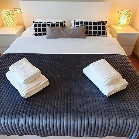 Cosy And Modern In פואנגירולה